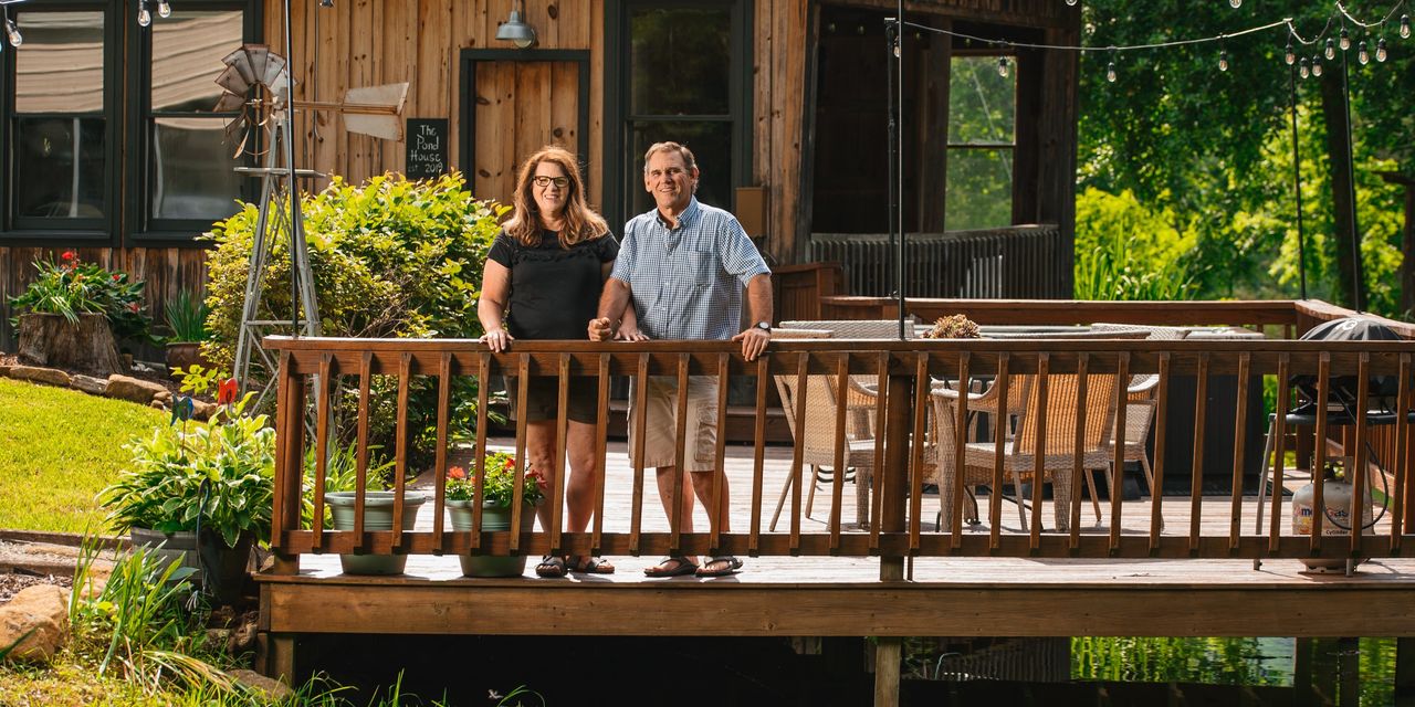 Airbnb, Vrbo Battle for More Vacation Cabins as Travel Rebounds