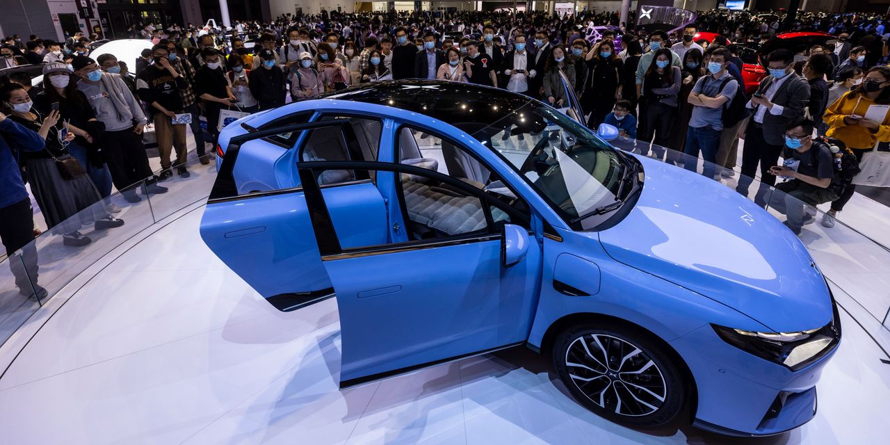 Chinese EV Maker XPeng Plans to List in Hong Kong
