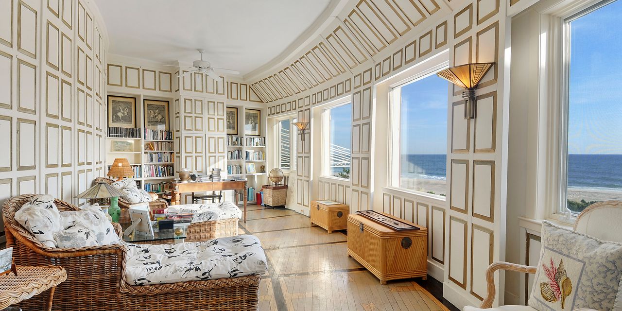 For  Million, a Beachfront Mansion on Southampton’s Storied Meadow Lane