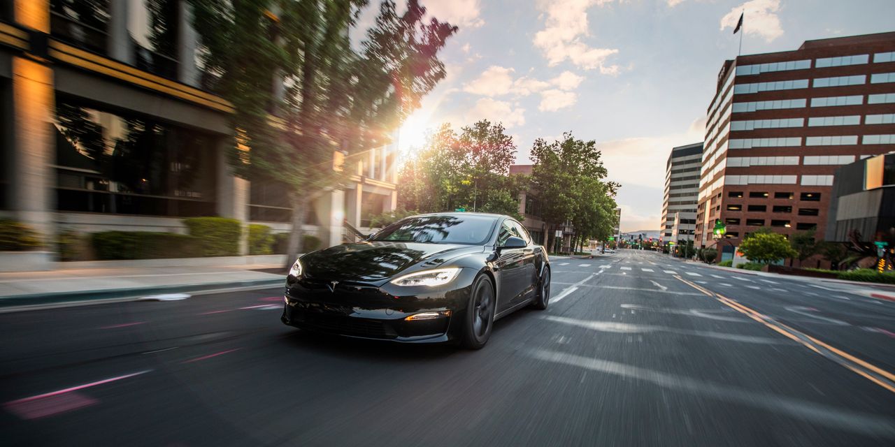 2021 Tesla Model S Plaid: Feel the Force—0-60 in 2 Seconds