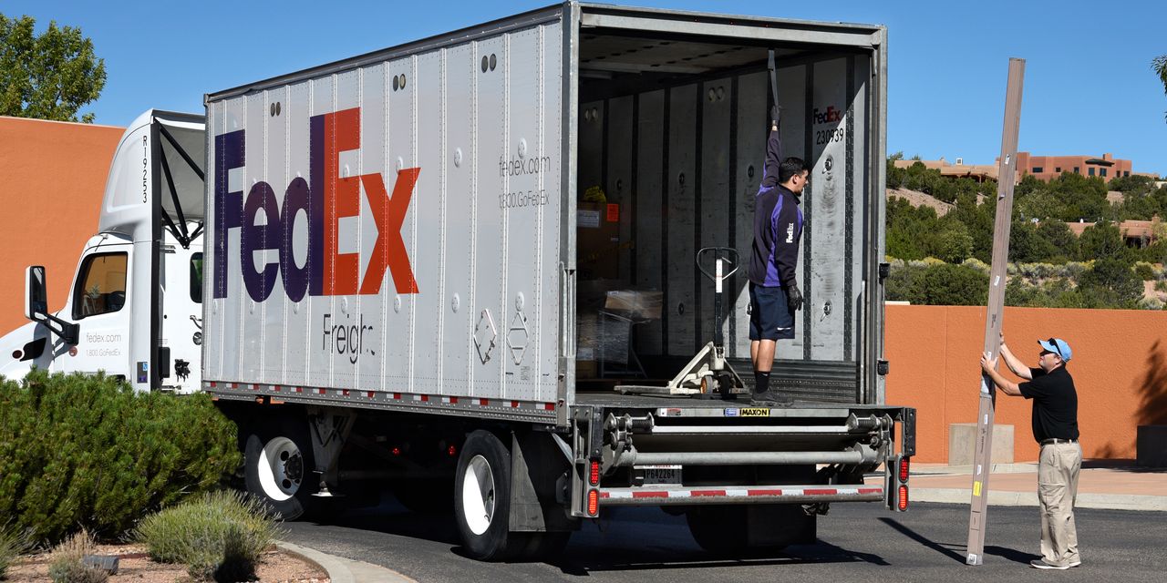 FedEx to Ramp Up Spending to Ease Delivery Delays