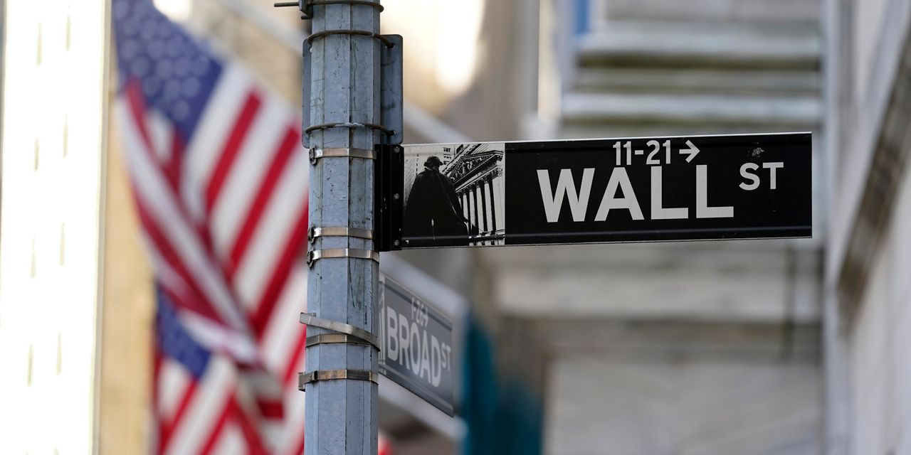 U.S. Stock Futures Hover After S&P 500, Nasdaq Hit Records