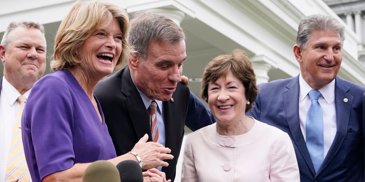 Infrastructure Deal Tests Whether Bipartisanship Can Survive