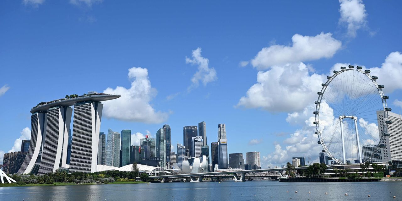 Singapore Shows the Way Out of Pandemic Policies for Asia