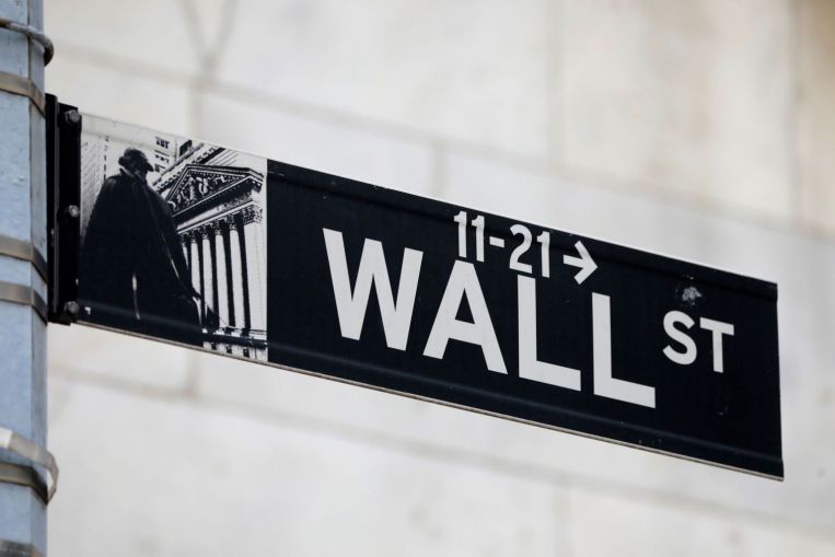 US stocks edge to records as consumer confidence rises, Companies & Markets News & Top Stories