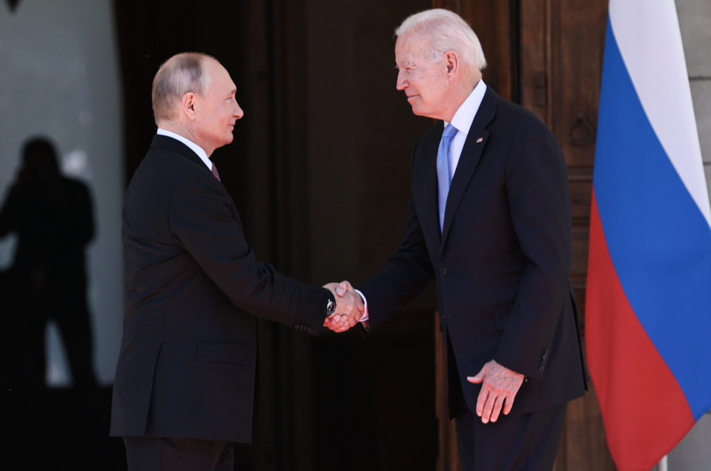 News Wrap: Putin praises Biden as ‘professional,’ emphasizes cybersecurity cooperation