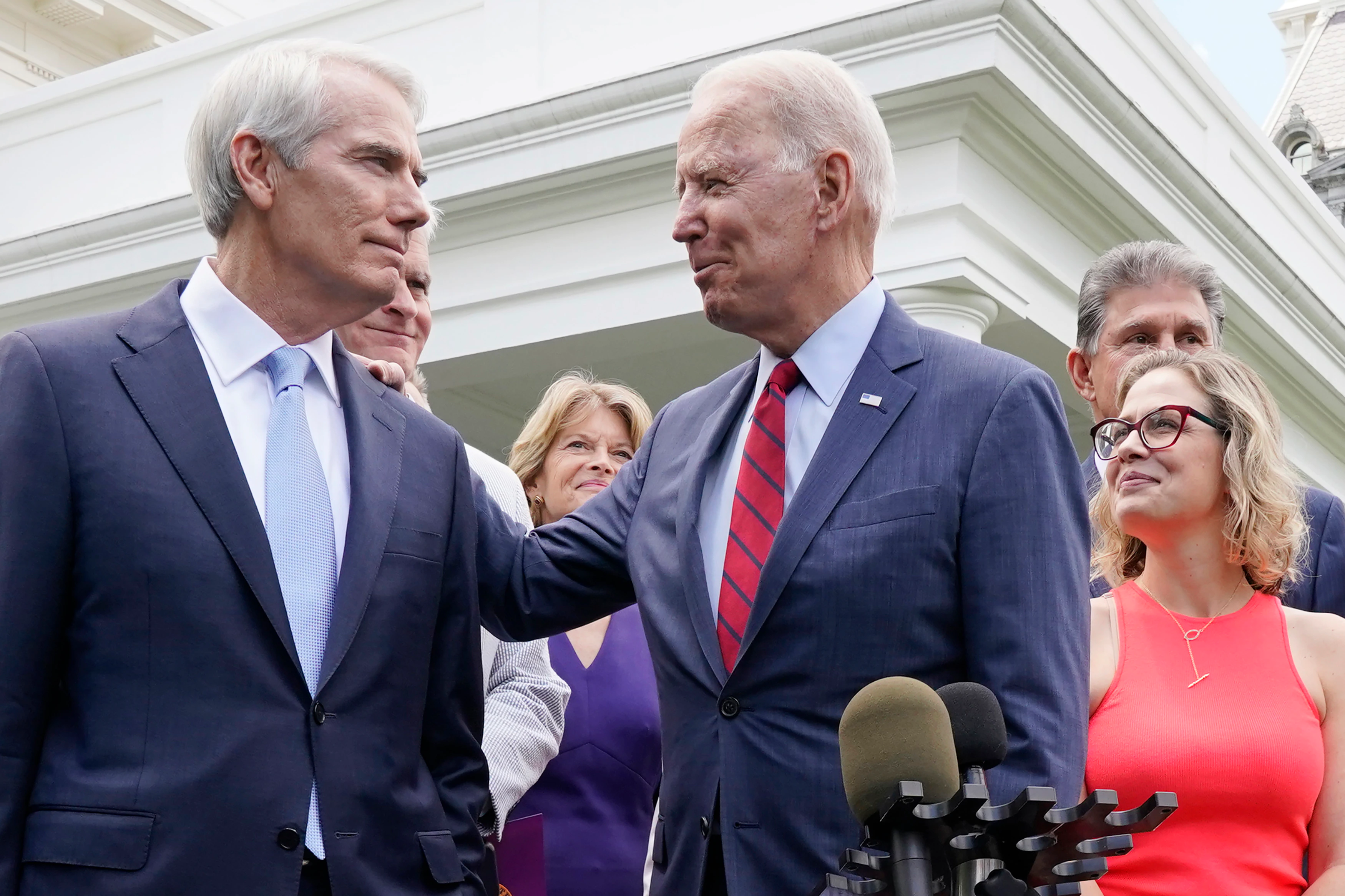 Biden Hails Bipartisan Compromise on Infrastructure Deal | Voice of America