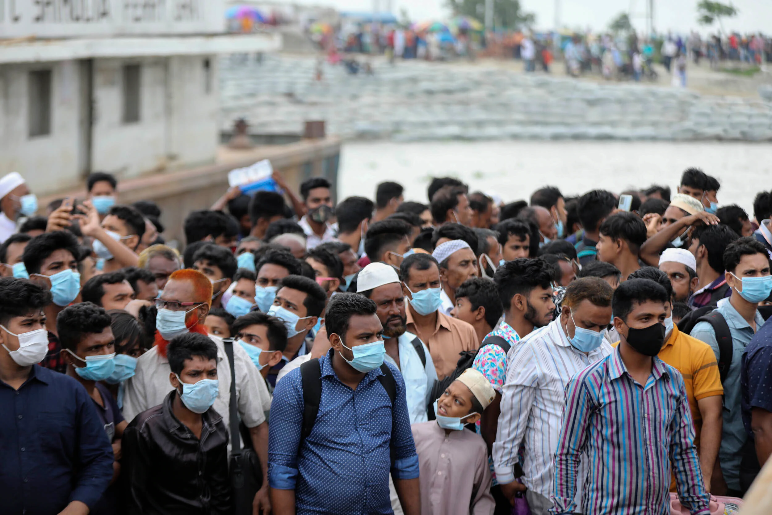 Bangladesh to Lock Down as COVID-19 Cases Surge | Voice of America