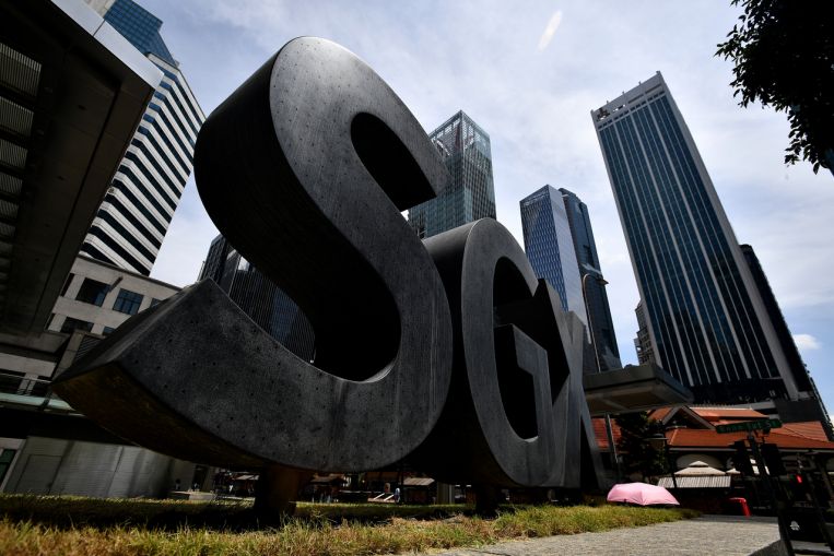 S’pore shares close flat as regional markets struggle for direction, Companies & Markets News & Top Stories