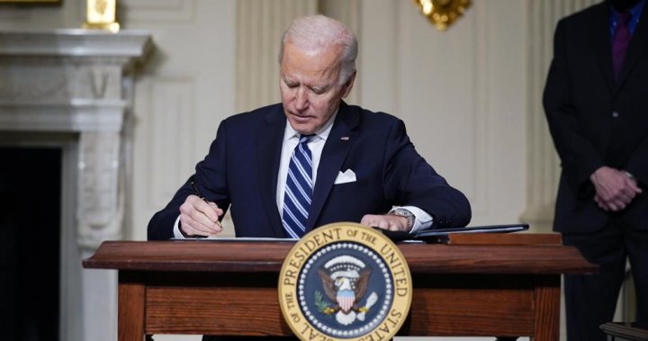 Biden extends travel restrictions as Delta variant ravages unvaccinated in U.S. – National