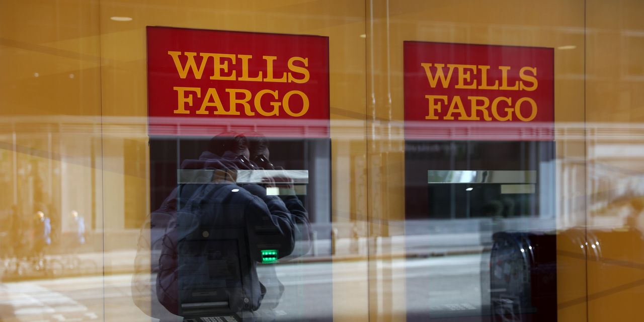 Wells Fargo Acted Like a ‘Mafia’ to Suppress Internal Critics, Former Executive Said