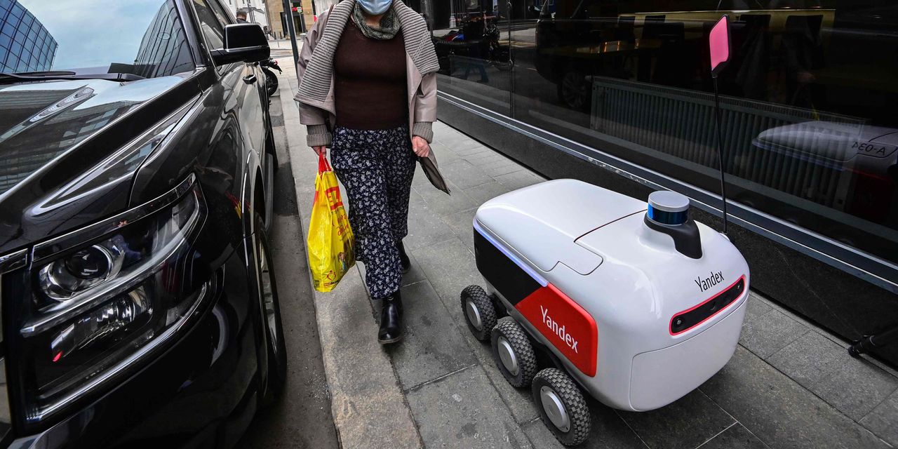 The Pizza Delivery Guy Will Be a Robot at Many Campuses This Fall