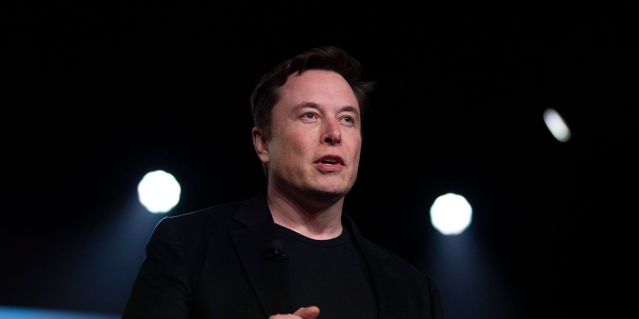 Elon Musk Defends SolarCity Deal, Says of Being Tesla Boss: ‘I Rather Hate It’