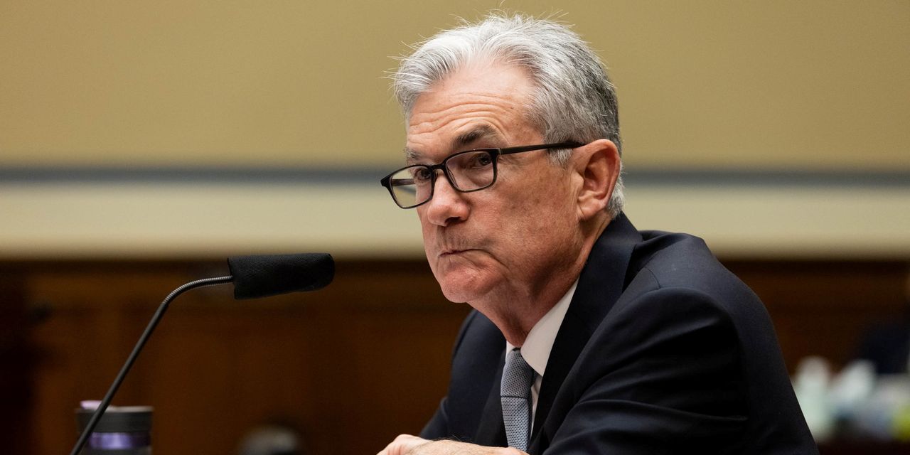 Powell Expects Inflation to Moderate, but Will Likely Remain Elevated This Year