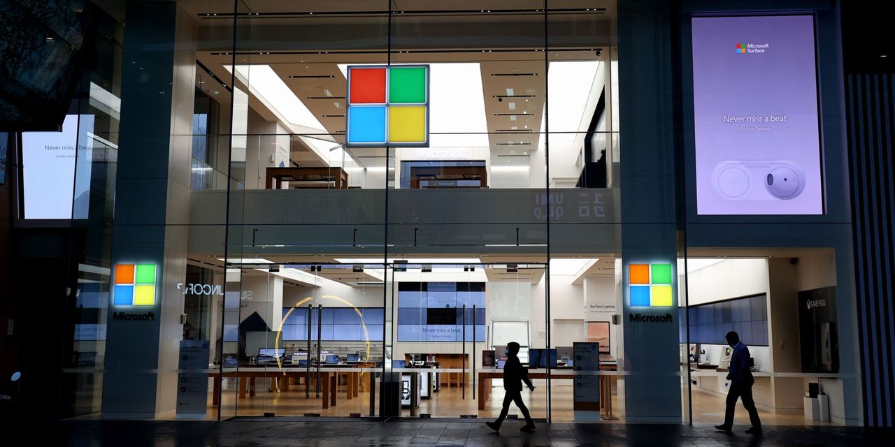 Microsoft Aims to Put Windows in Hands of Apple, Android Users Through Hybrid Work