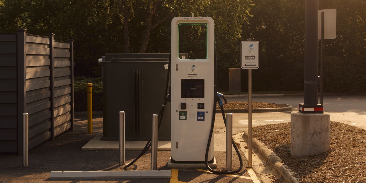 Rush to Build EV Charging Stations Comes Without Promise of Profit