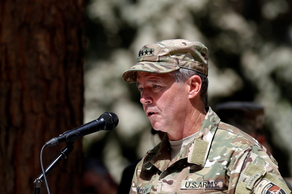 Top U.S. commander in Afghanistan hands over command