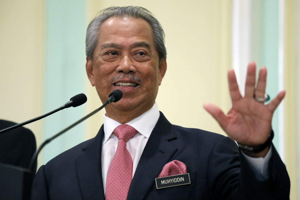 Key party in Malaysia ruling alliance pulls support for prime minister