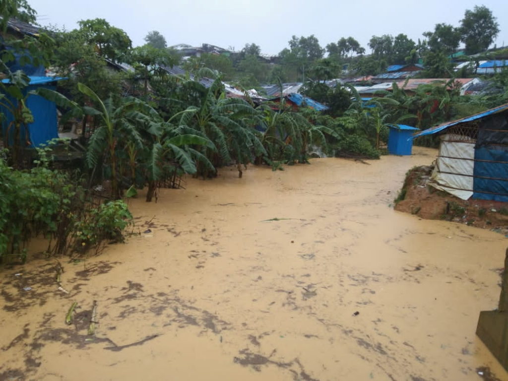 Floods make thousands homeless in Bangladesh Rohingya camps