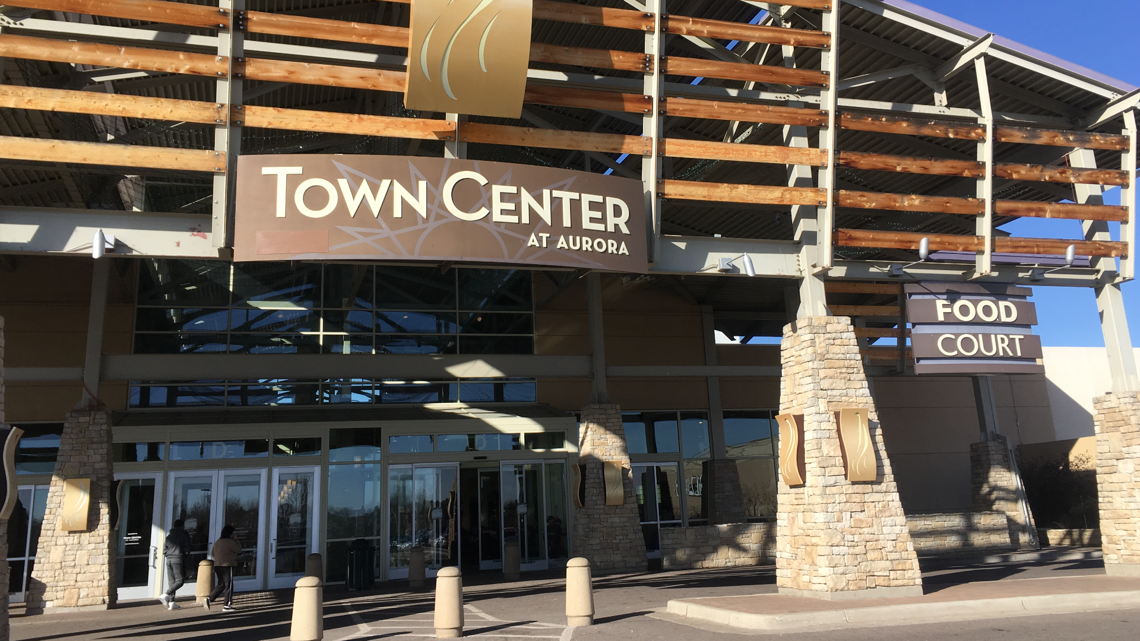 Niño cae desde un segundo piso en el Aurora Mall