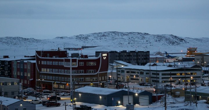 Nunavut to allow unvaccinated dependants isolate with parents, guardians – National