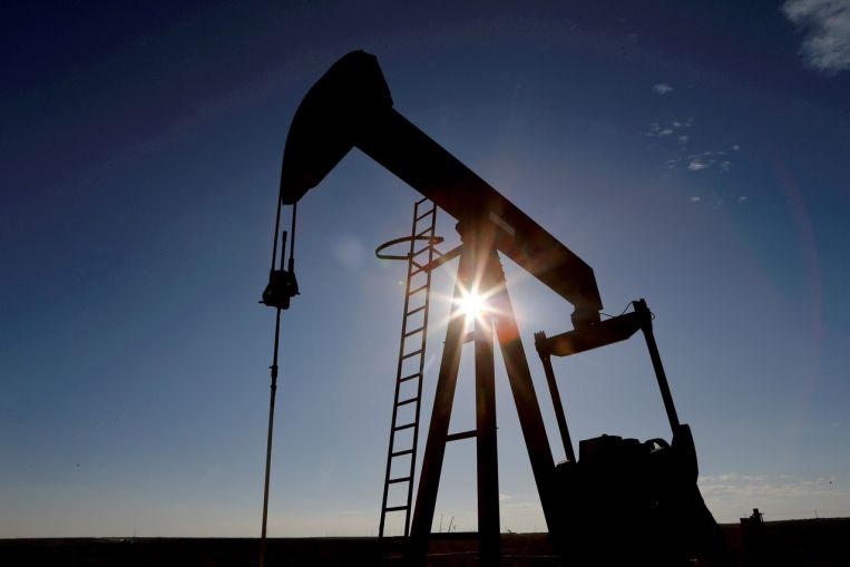 Oil edges higher with investors betting on accelerating demand, Economy News & Top Stories