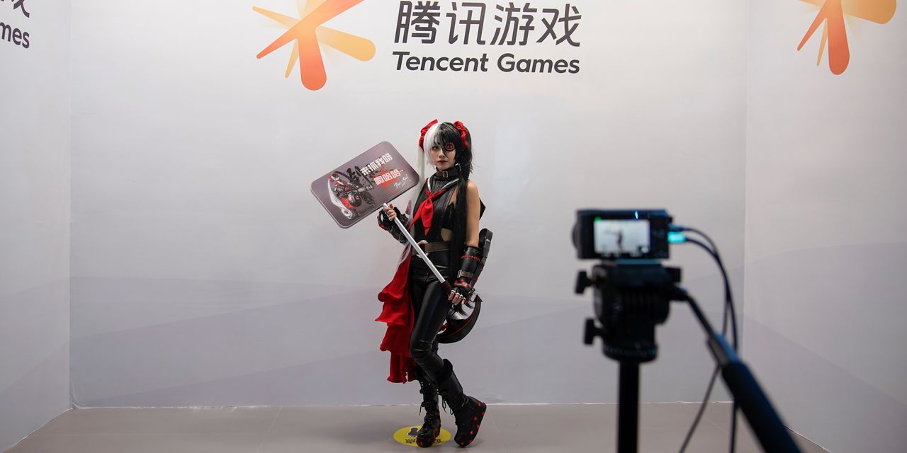 Tencent Plummets as China Takes Aim at Online Videogames