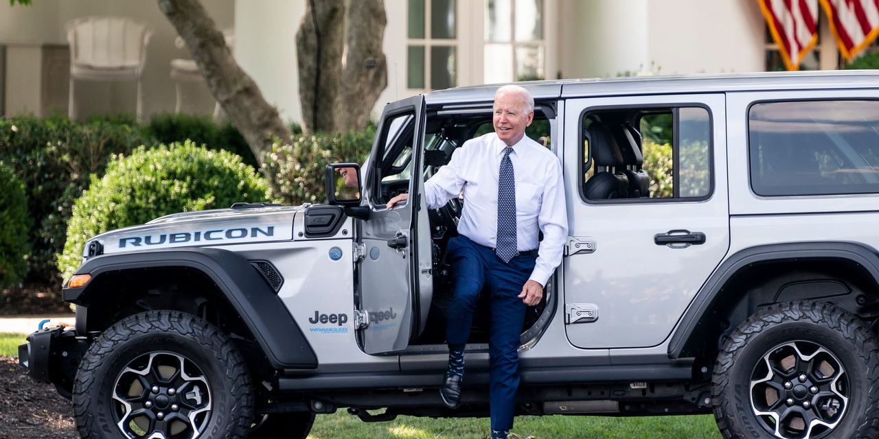 Biden's Electric-Car Ambitions Face Real-World Roadblocks