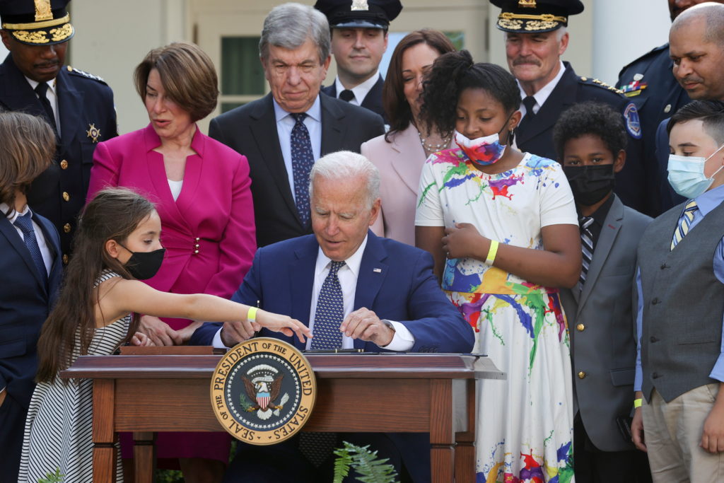 WATCH: Biden signs bill awarding medals to Jan. 6 first responders