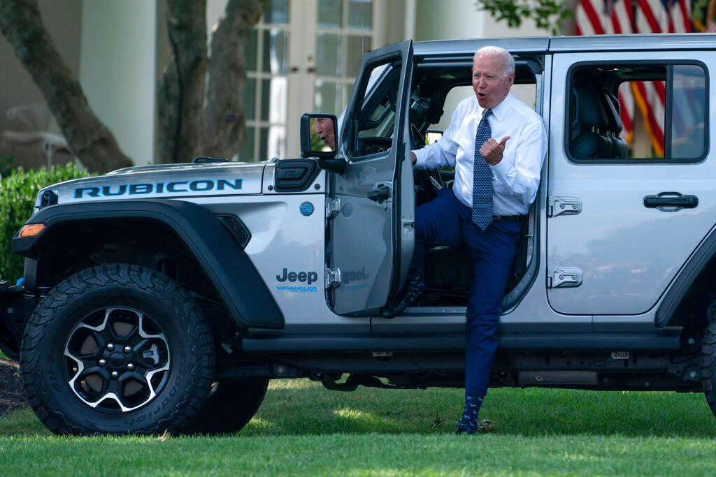 Biden Wants America to Speed the Shift to Electric Cars | Voice of America