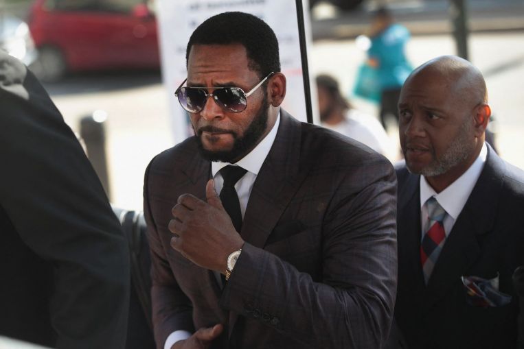 Singer R. Kelly appears in New York court before sex abuse trial begins, Entertainment News & Top Stories