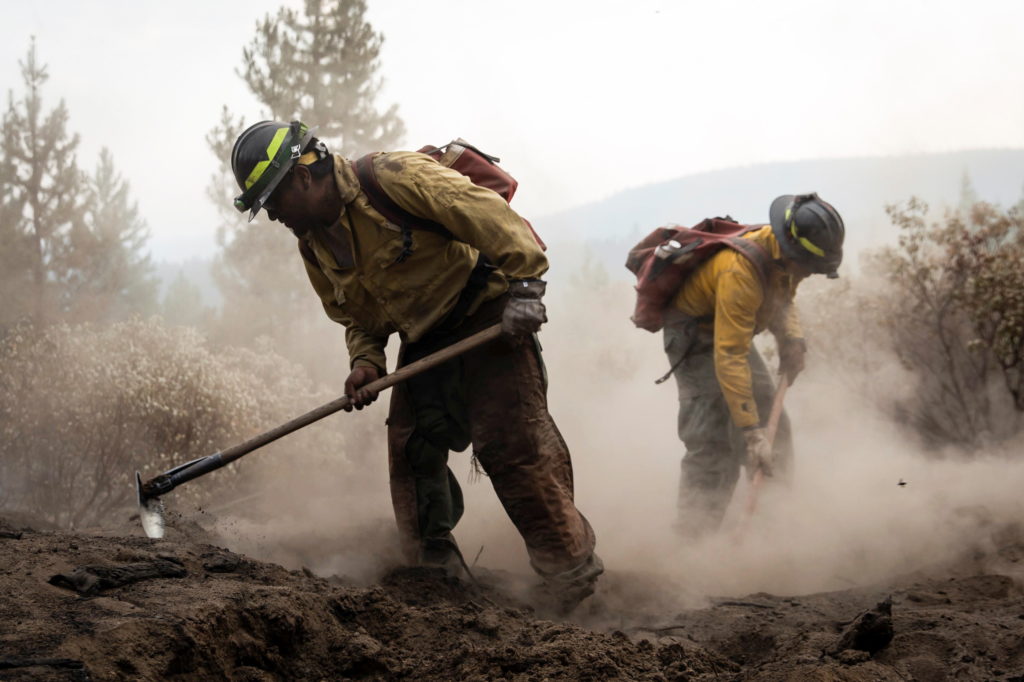 News Wrap: Firefighters contain 80% of Oregon Bootleg Fire; lift evacuations in California