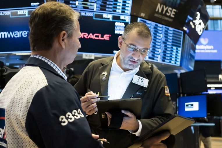 Dow ends at record, capping strong week for US stocks, Companies & Markets News & Top Stories