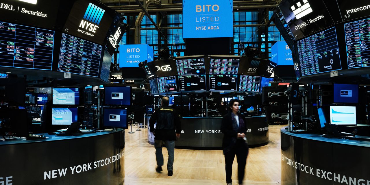 Stock Futures Waver Ahead of Big Tech Earnings