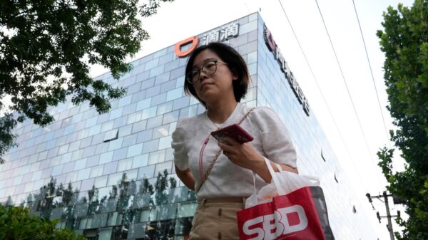 Chinese Regulators Nudge Didi Toward Hong Kong Listing