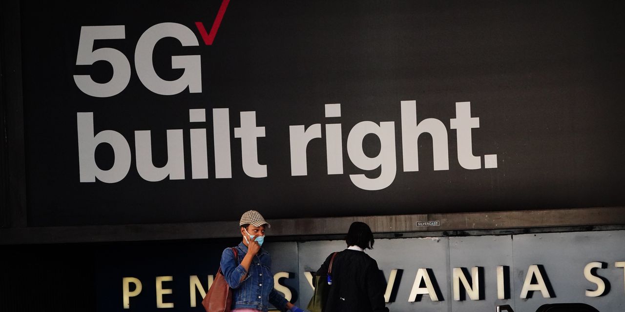 Wireless Carriers Are Winning 5G Customers for the Wrong Reason