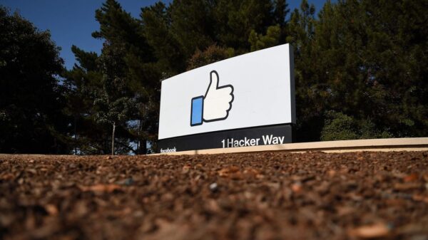 Facebook Goes Fishing for Likes From Wall Street