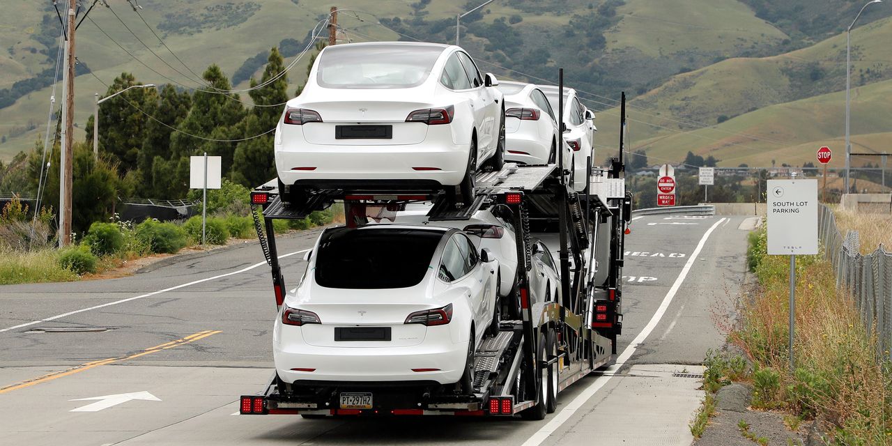 Elon Musk Defies a Car Industry Mantra With Tesla-Hertz Deal