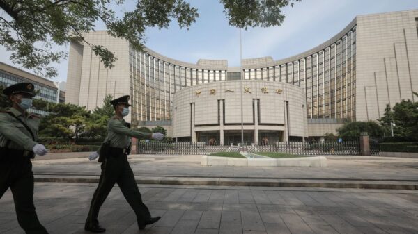 Chinese Online Broker Shares Drop After Criticism From Central Bank