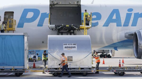 Apple and Amazon's Physical Footprints Become Weakness in Shortage Economy