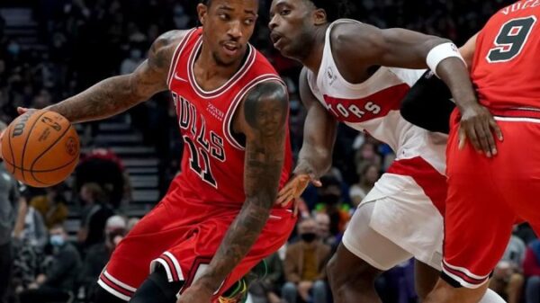 DeRozan powers Bulls past Raptors 111-108