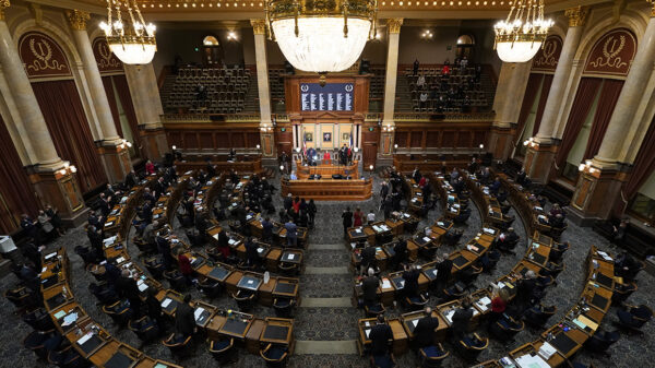 Iowa approves new congressional map with 3 competitive districts