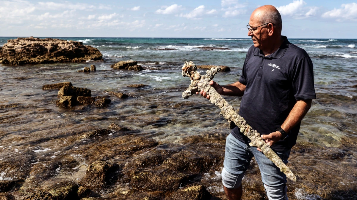 Israeli Diver Discovers 900-Year-Old Crusader Sword in Mediterranean