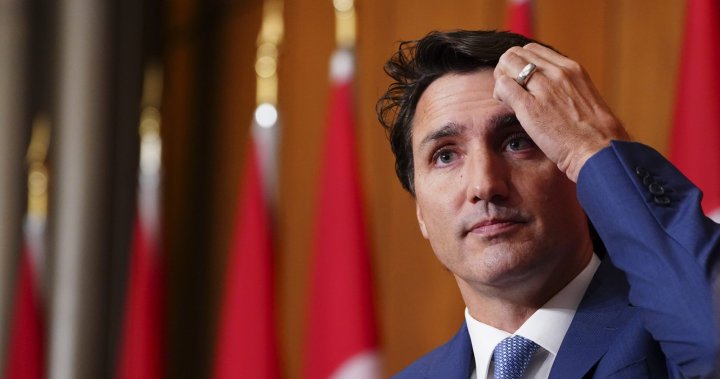 Health-care workers press Trudeau to keep his campaign promise on paid sick leave – National