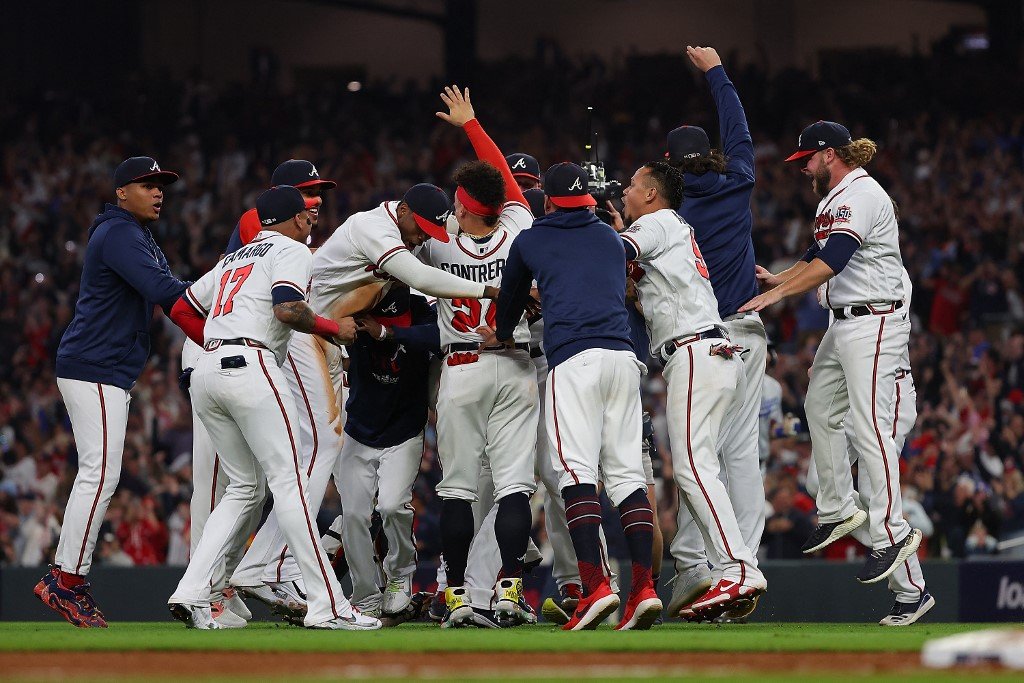 Braves make World Series, oust defending champ Dodgers