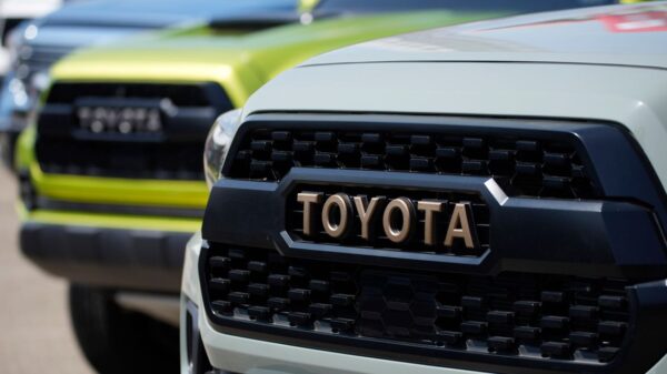 Toyota Profit Zooms Past Chip Shortage