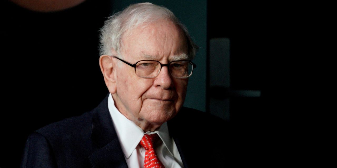 In a Deal Desert, Warren Buffett’s Berkshire Hathaway Keeps Buying Itself