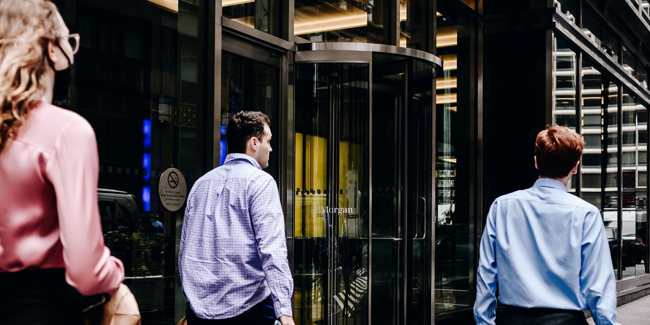 The Rules on Face Masks at the Office Are Changing