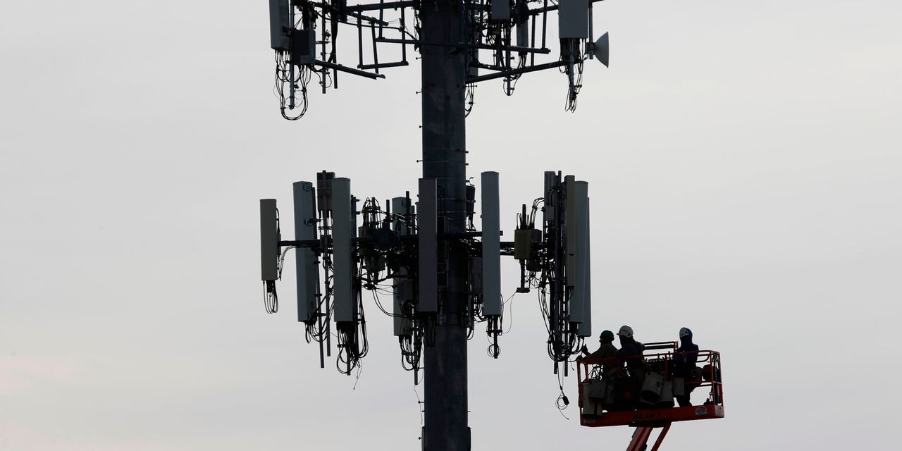 AT&T, Verizon Suggest 5G Limits to Break Air-Security Standoff