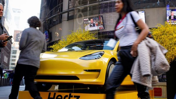 Hertz-Tesla Deal Indicators Broad Shift to EVs for Rental-Automotive Firms